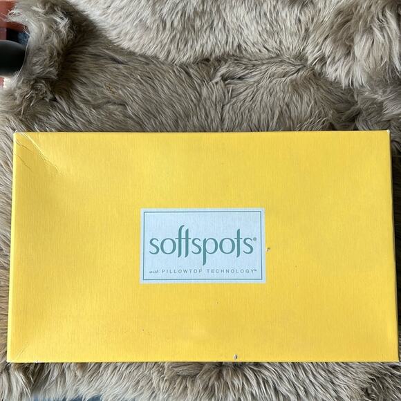 NWT - SOFTSPOTS Sookie Black Leather Ankle Boots - size 8.5 - Picture 10 of 10